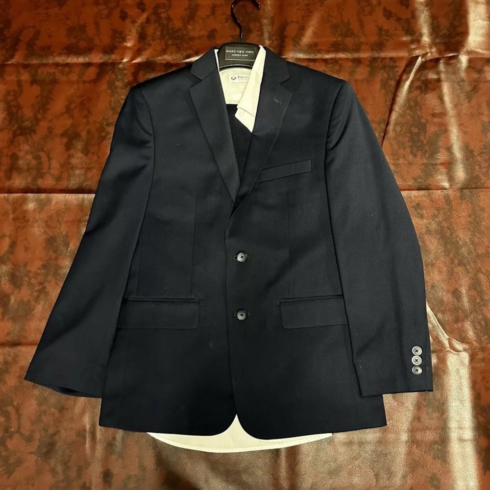Andrew Marc 2 Piece Suit with Dress Shirt Youth Boys Size 14 14R